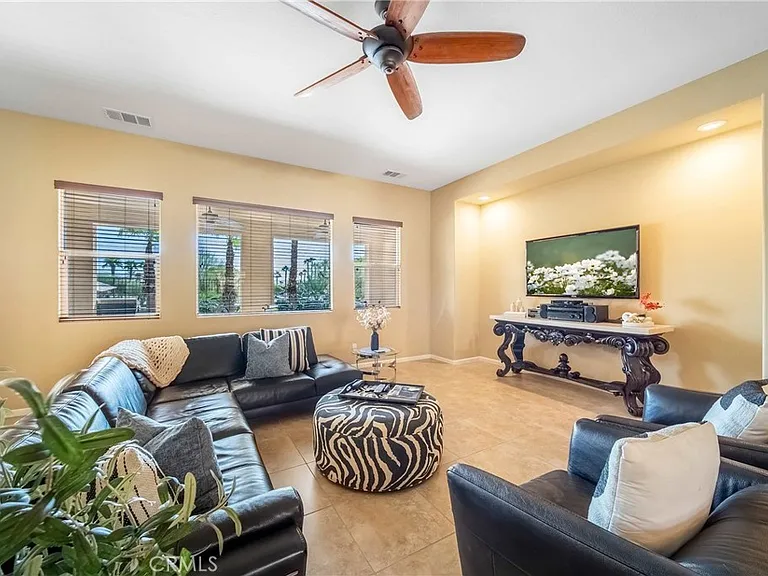 40834 Adriatico Ct — Photo 4