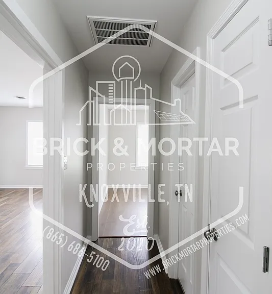 907 Cherokee St — Photo 4