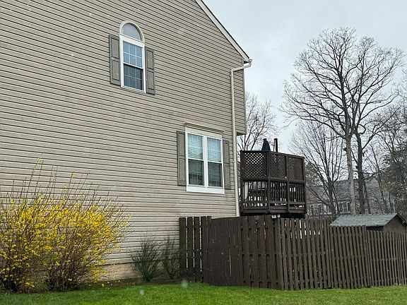 side yard ; corner lot