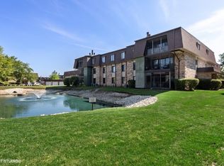 9174 South Rd APT B, Palos Hills, IL 60465