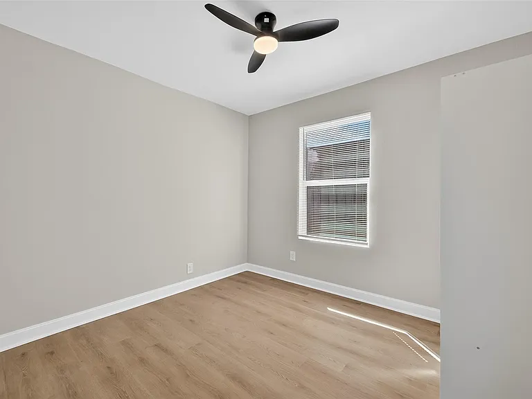 889 Chas Ln — Photo 18