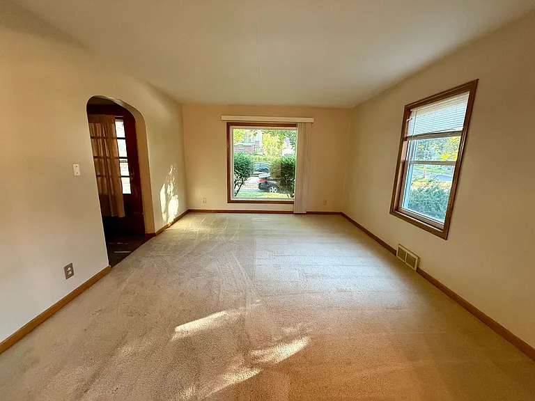 904 Park Ave — Photo 6