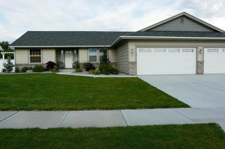 1st image of 93 Sun Valley Dr