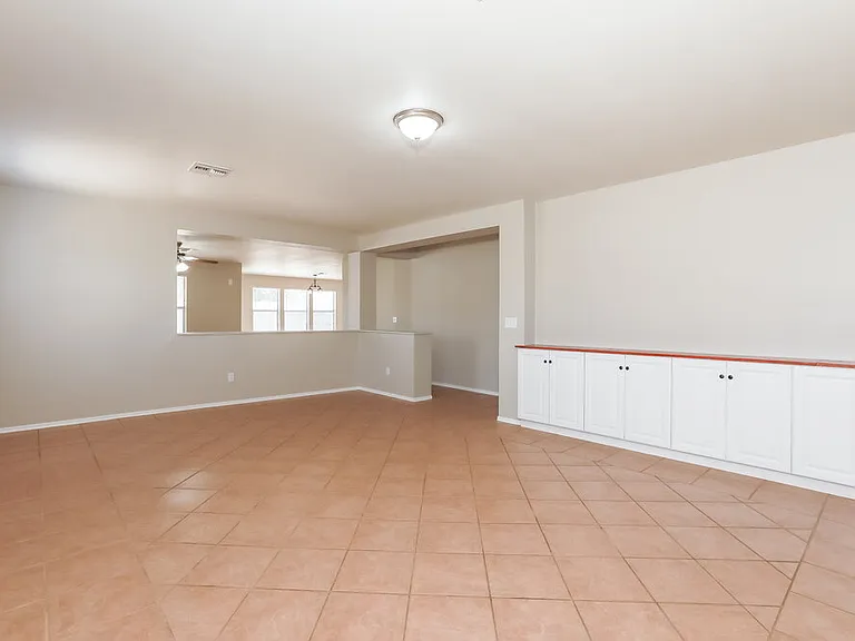 11225 E Quicksilver Ave — Photo 3