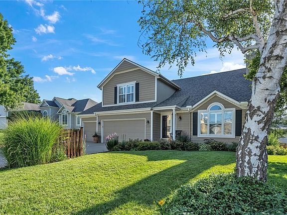 3rd image of 5528 NE Scenic Dr