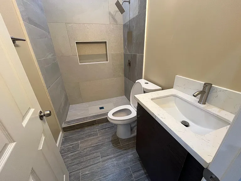 2739 Eltinge Dr — Photo 32