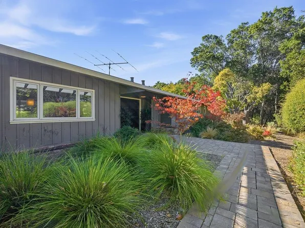 1080 Westridge Dr, Portola Valley, CA 94028