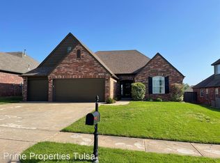 7424 E Jackson St, Broken Arrow, OK 74014