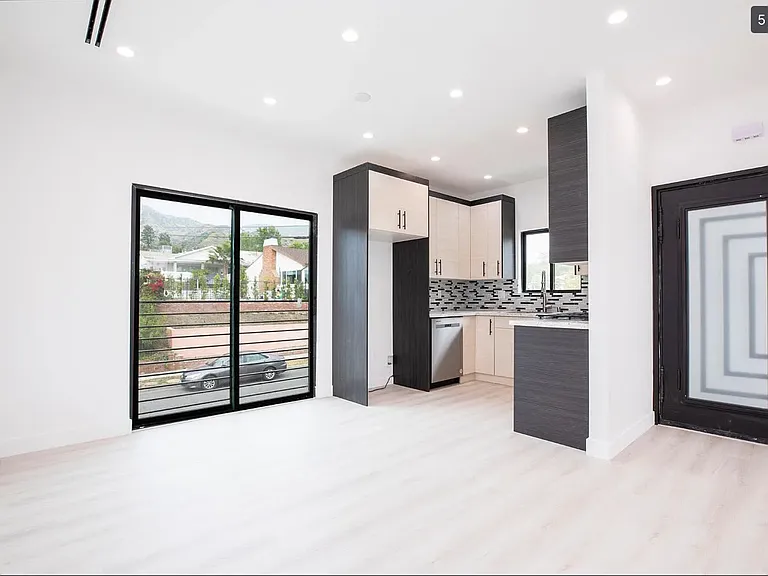 Dining/Kitchen