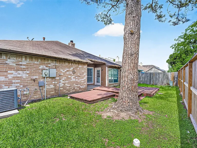 12403 Meadow Ridge Dr — Photo 43