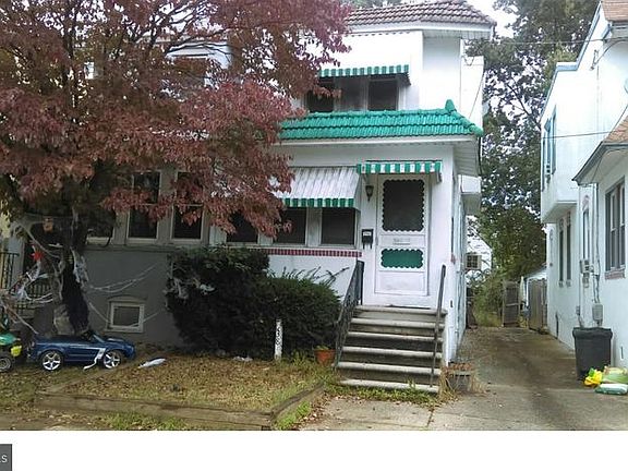2nd image of 2438 46th St