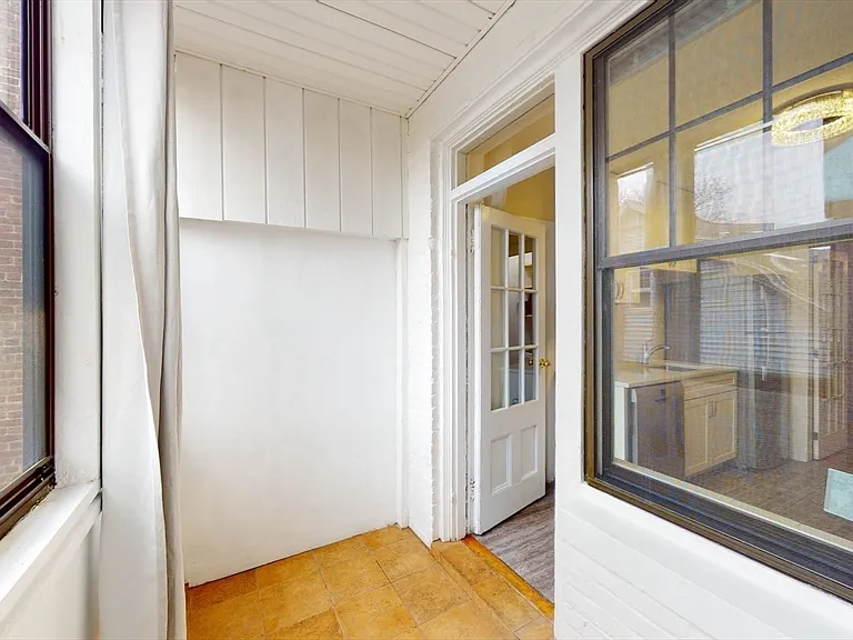 311 Tappan St #3 — Photo 20
