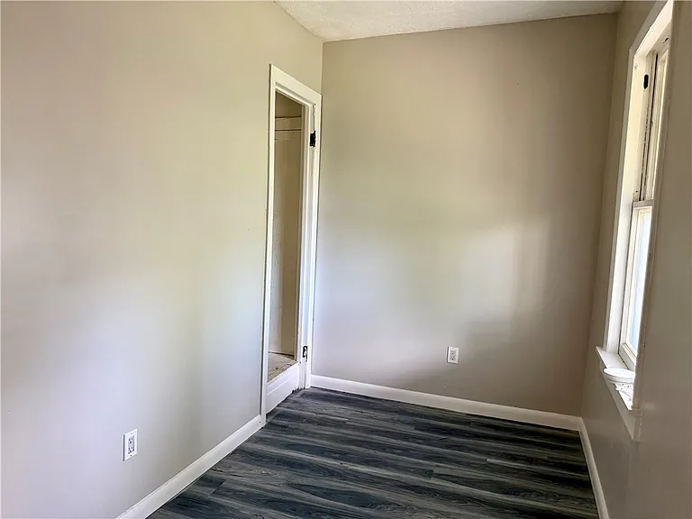 1-3 Champeney Ter — Photo 13