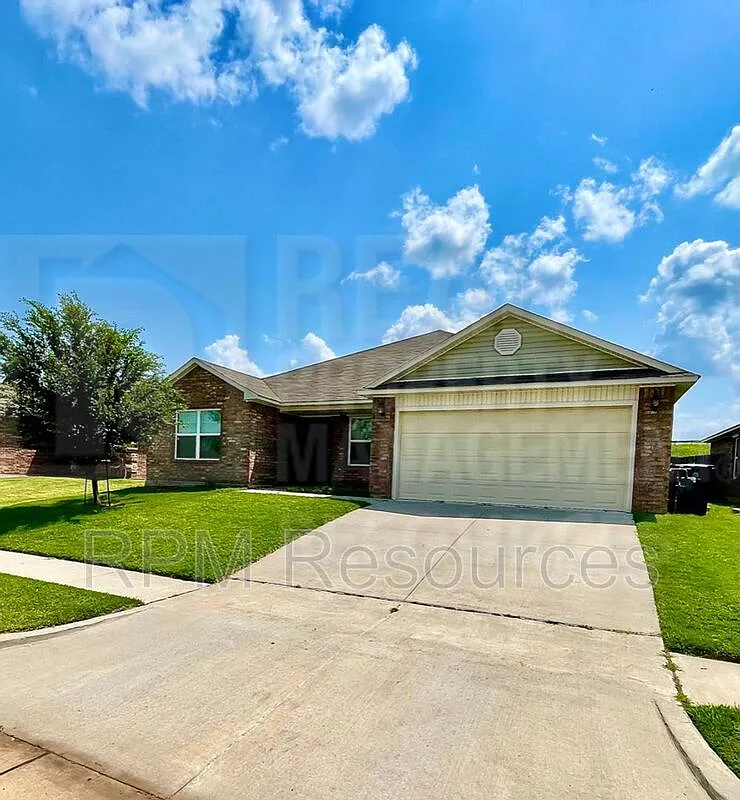 4 bed, 2.0 bath, 1738 sqft, $1,595 — Photo 3