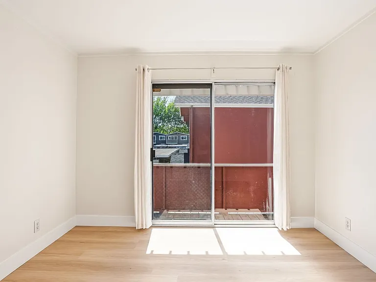 532 Tyrella Ave #45 — Photo 12