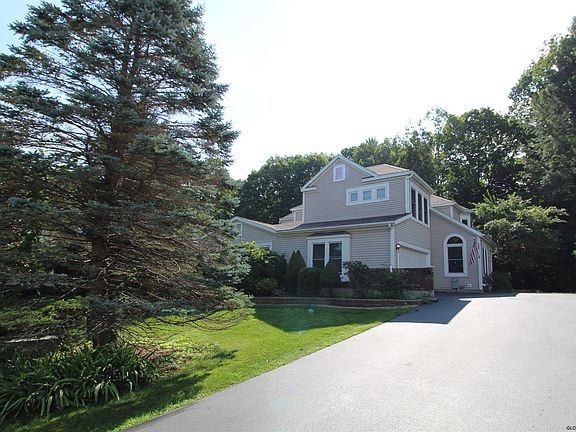 2nd image of 157 Killarney Dr