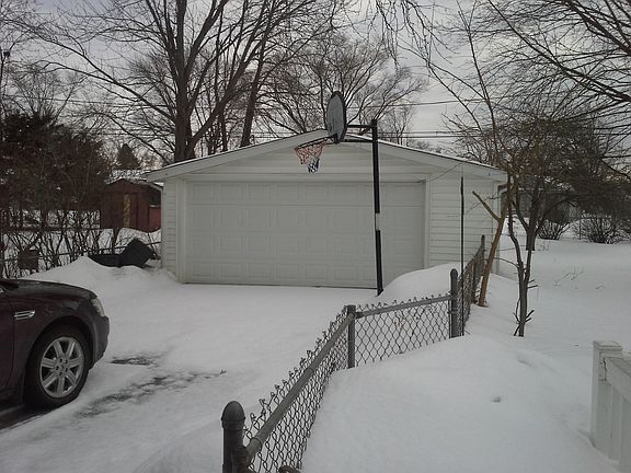 3rd image of 721 Theodore St
