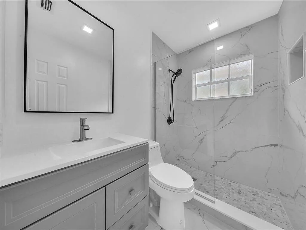 3 bed, 2068 sqft, $4,900 — Photo 2