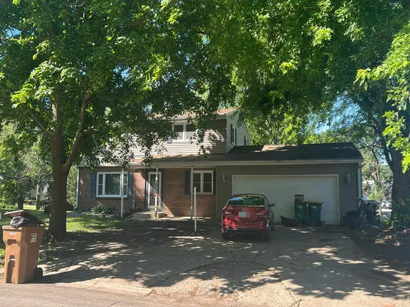 1125 Foothills Cir, Albert Lea, MN 56007