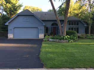 662 White Birch Dr, Shoreview, MN 55126
