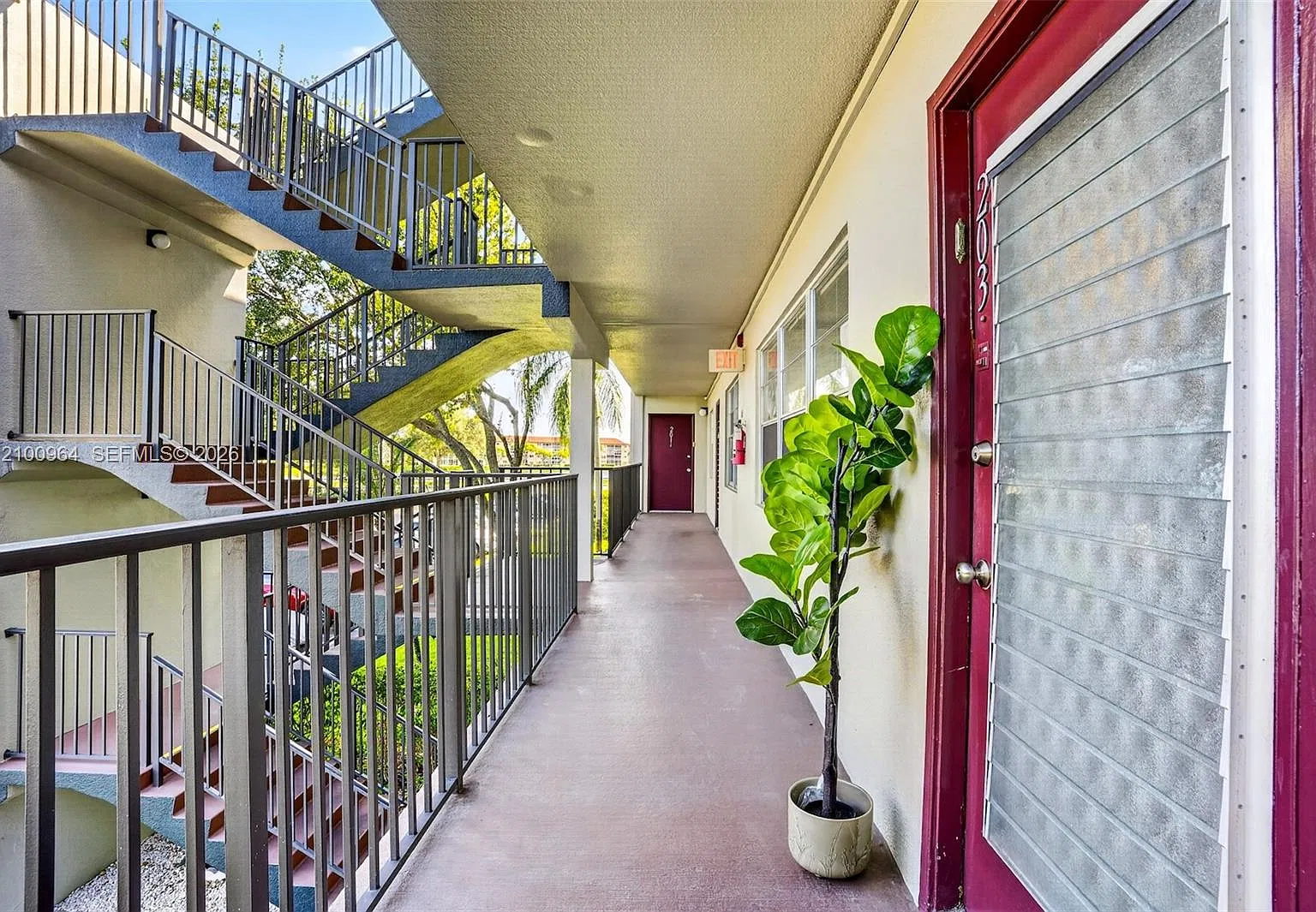 800 SW 131st Ave — Photo 3