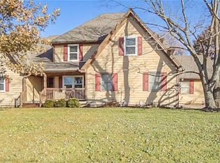 17977 Mission Rd, Stilwell, KS 66085