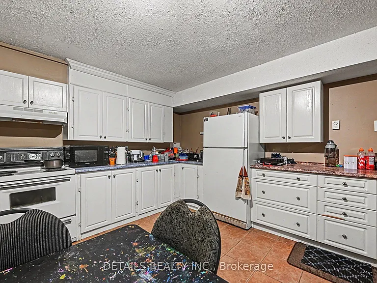 816 Willow Ave #BASEMENT — Photo 2