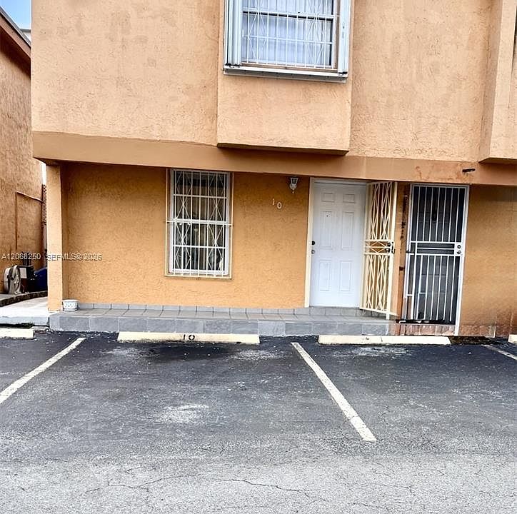 1st image of 1701 W 42nd Pl APT 10