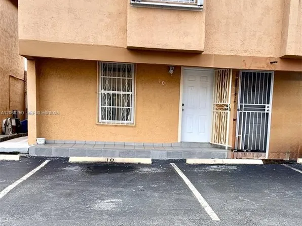 1701 W 42nd Pl APT 10, Hialeah, FL 33012