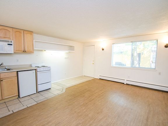 774 19th Street Unit 4 Living Room/Bedroom