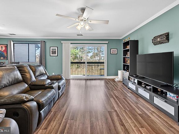 5th image of 115 E Kings Hwy Unit 360