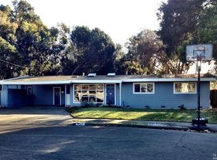 751 Parkside Dr, Santa Rosa, CA 95404