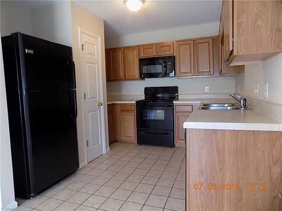 5th image of 145 Cloverfield Ct