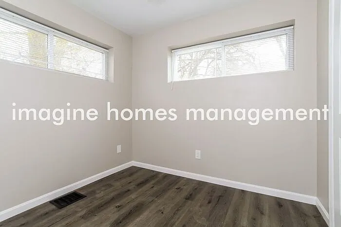 4963 Schroer Ave — Photo 10