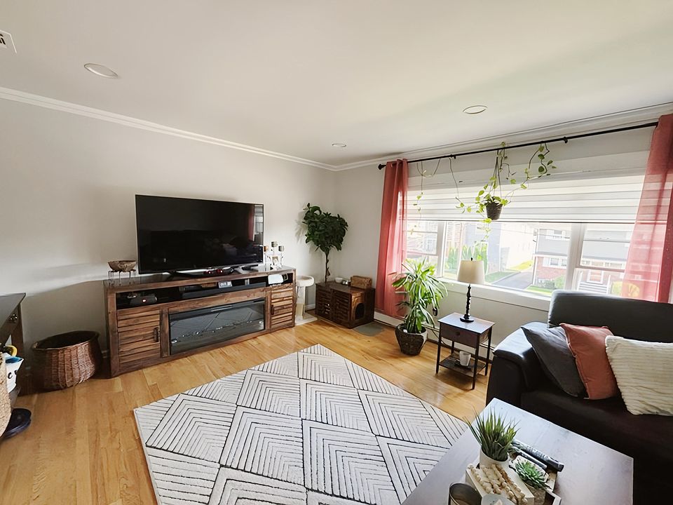 1st image of 51 Cottage Pl Floor 2