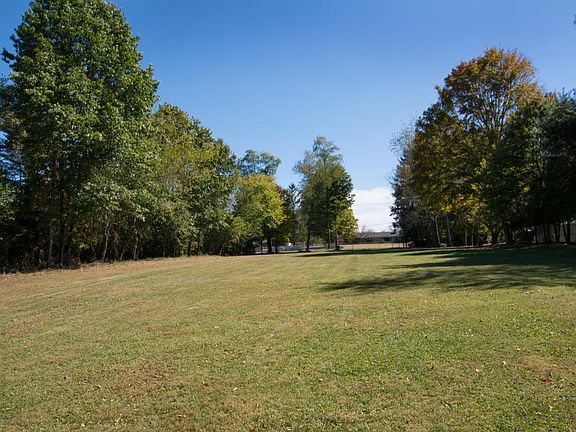 3rd image of 344 Sunset Dr