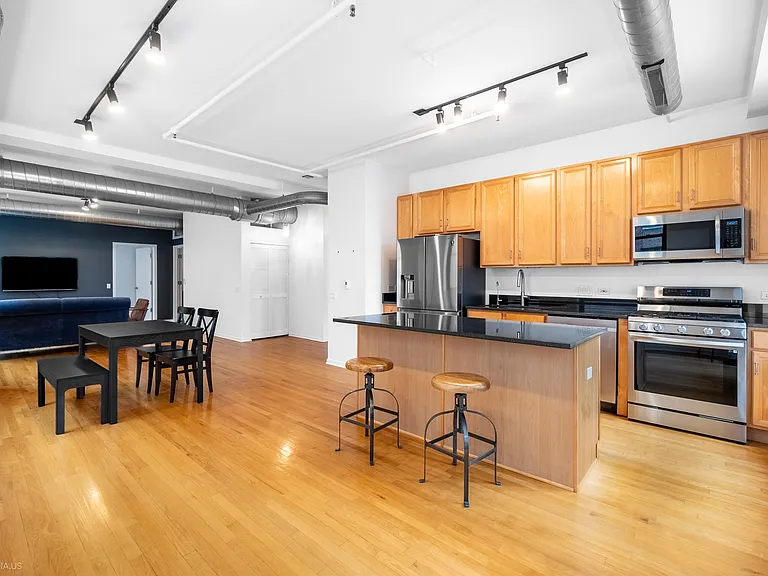 6 E Monroe St #1503 — Photo 2