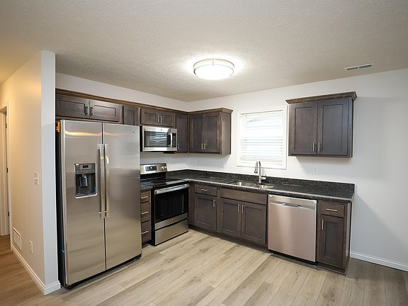 5th image of 181 Creekvale Dr