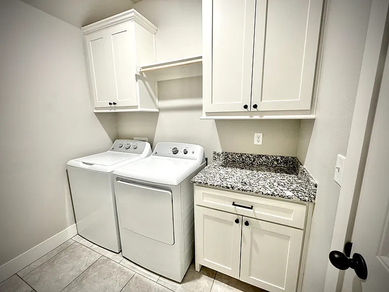 1903 E Hudson Dr — Photo 14