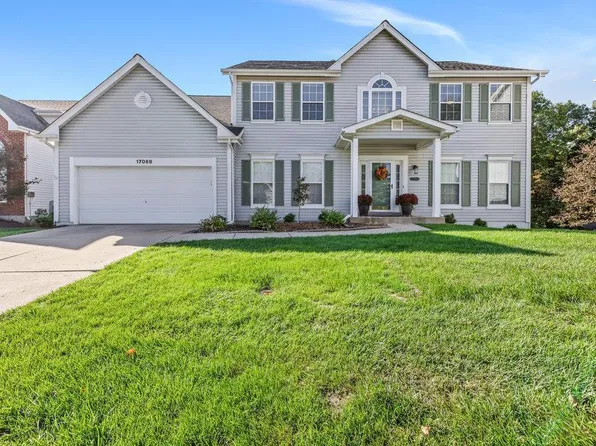 17068 Westridge Oaks Dr, Grover, MO 63040