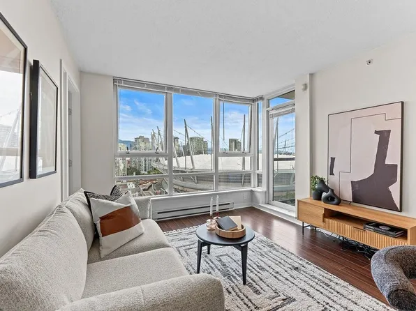 928 Beatty St #2607, Vancouver, BC V6Z 3G6