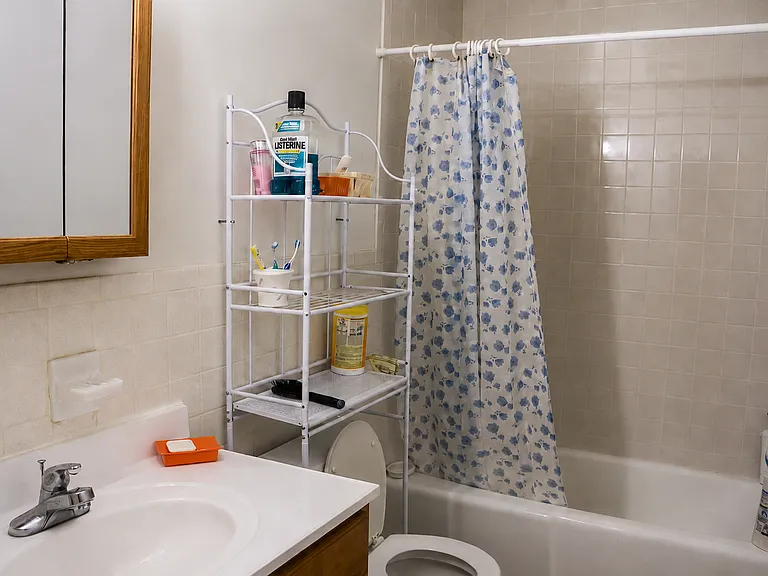 180 Mountain Ave #23 — Photo 4