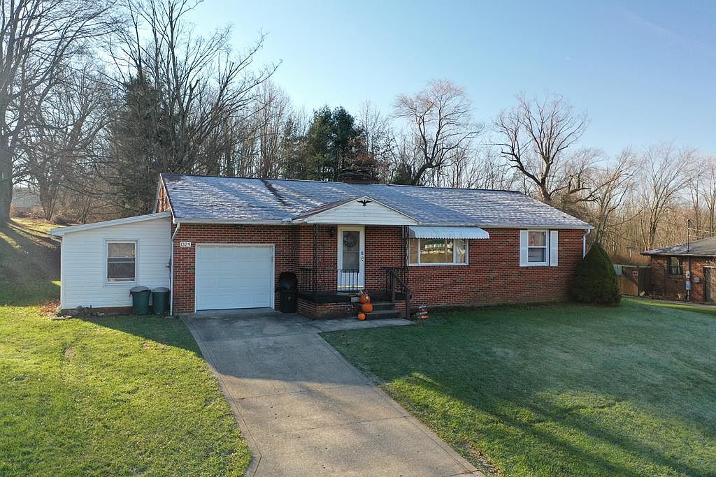 1329 Hanley Rd W, Mansfield, OH 44904 Zillow