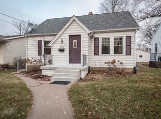 1858 31st St #A, Moline, IL 61265