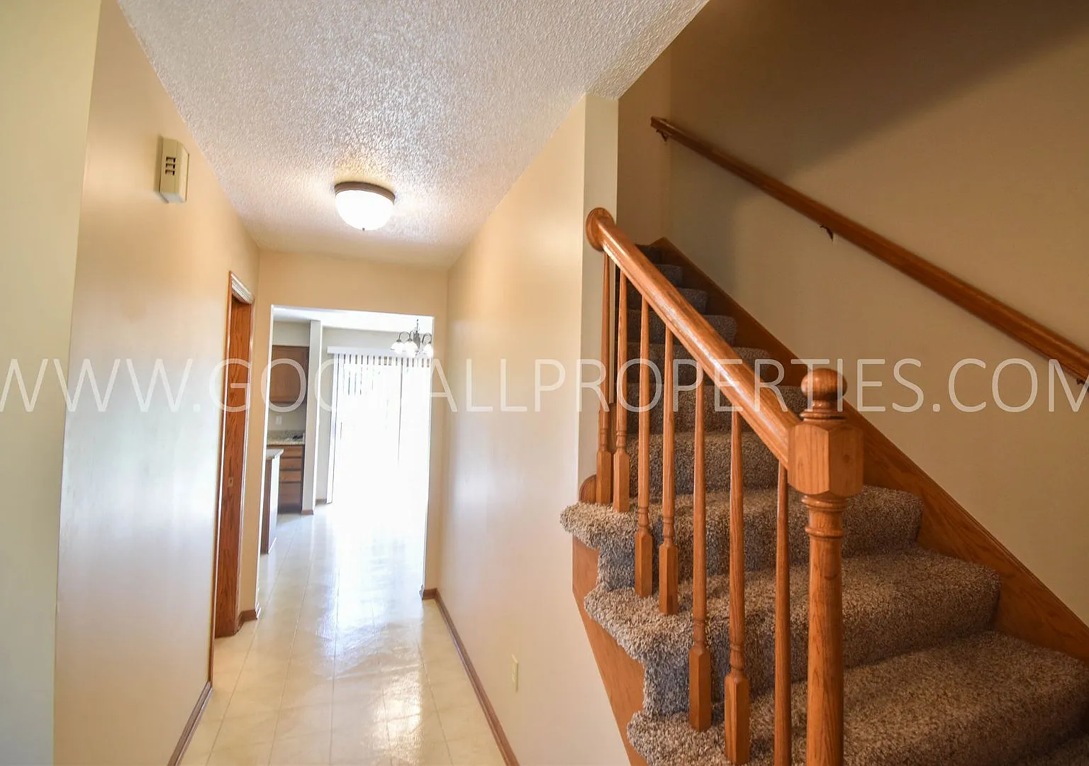 Charming 3 Bedroom in West Des Moines Home for Rent — Photo 4