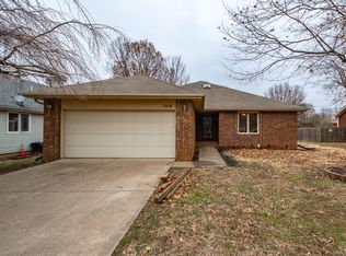 1319 W McGee St, Springfield, MO 65807