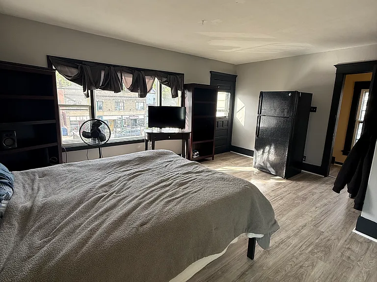 1015 Kensington Ave #2 — Photo 8