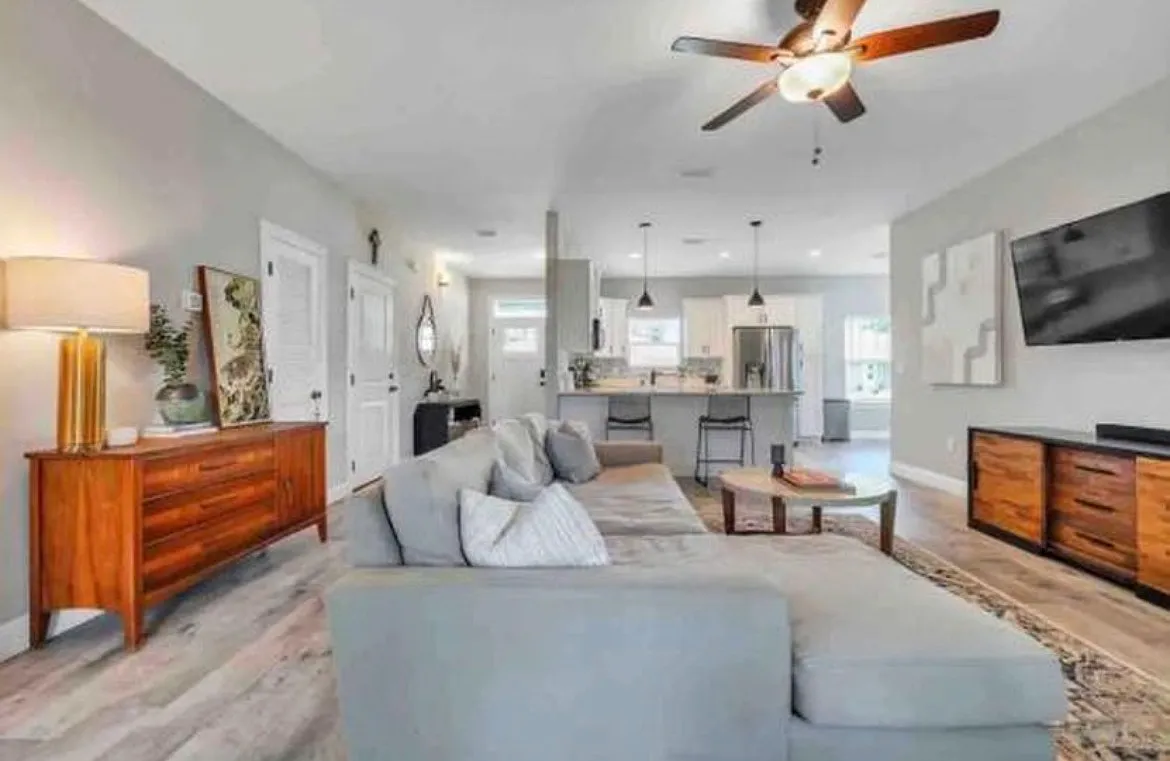 3 bed, 1500 sqft, $2,400 — Photo 4