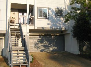 230 N 1st St, Hampton, VA 23664