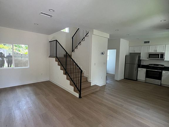 5th image of 5815 Tampa Ave #2